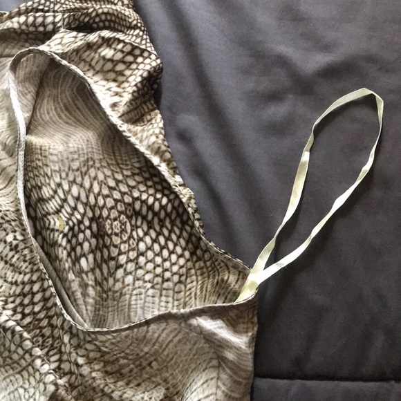 Jennifer Lopez animal wave texture style sleeveless shirt.Size Large Brand New. - Picture 4 of 8